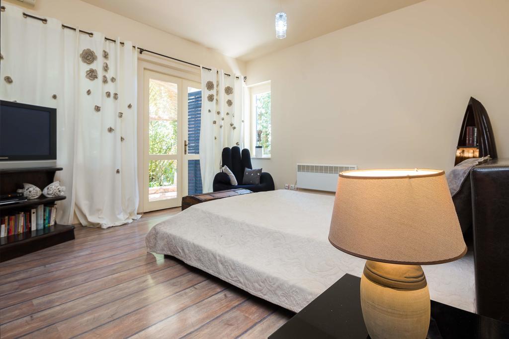 Villa Em Τρογκίρ Εξωτερικό φωτογραφία