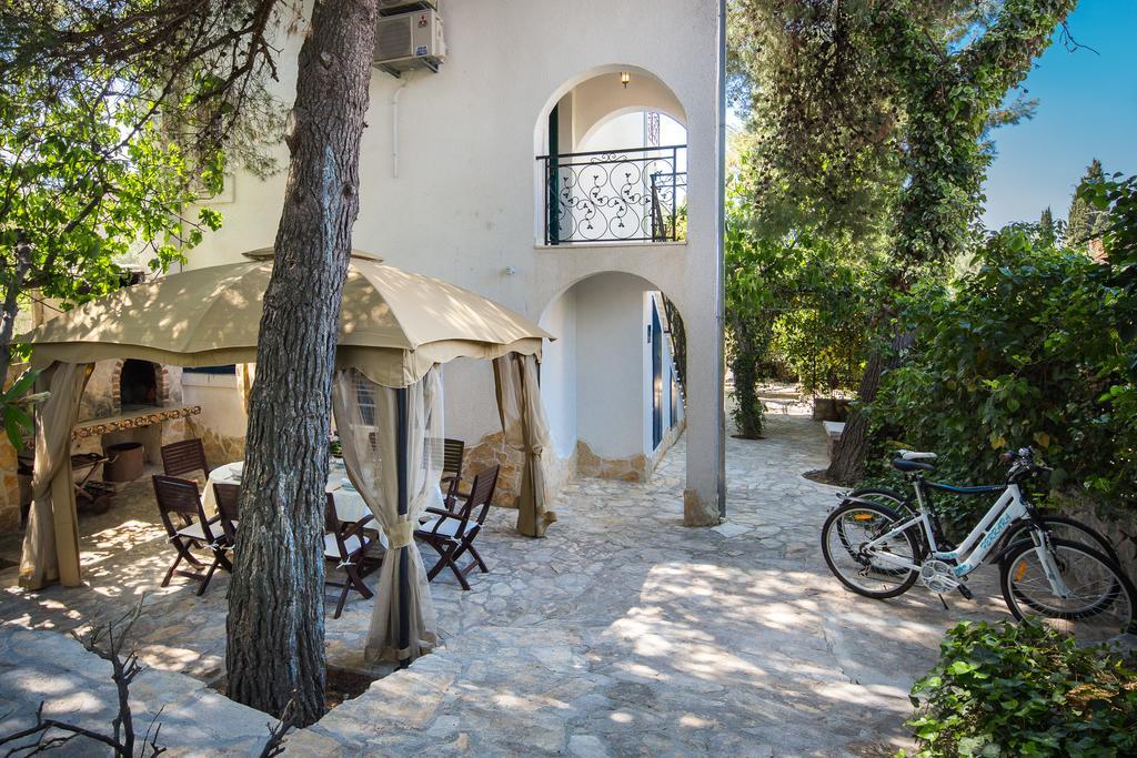 Villa Em Τρογκίρ Εξωτερικό φωτογραφία