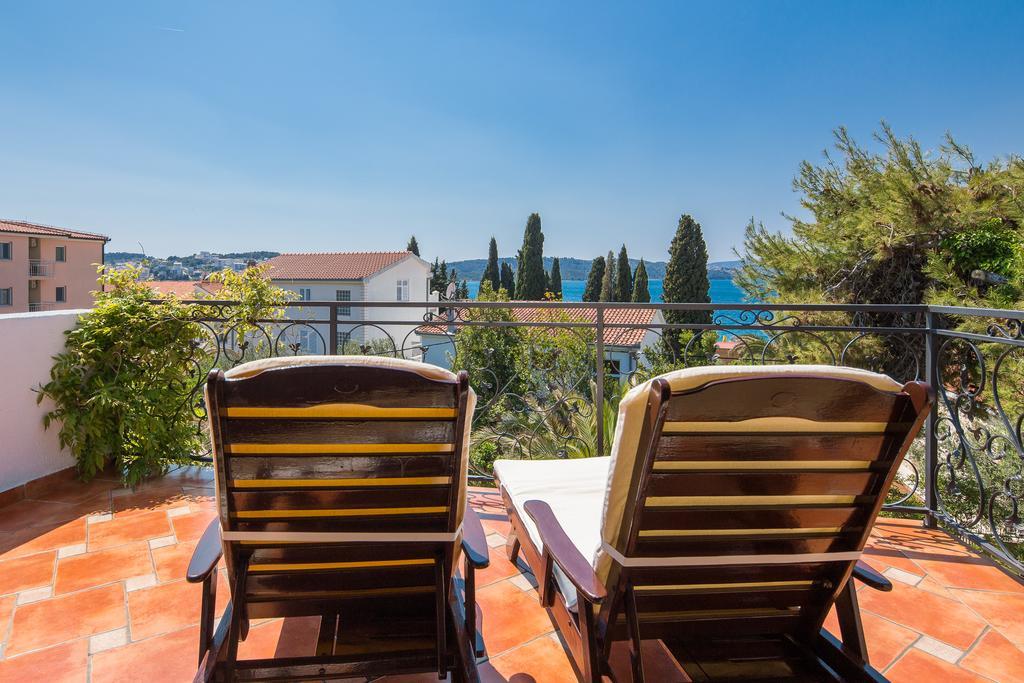 Villa Em Τρογκίρ Εξωτερικό φωτογραφία